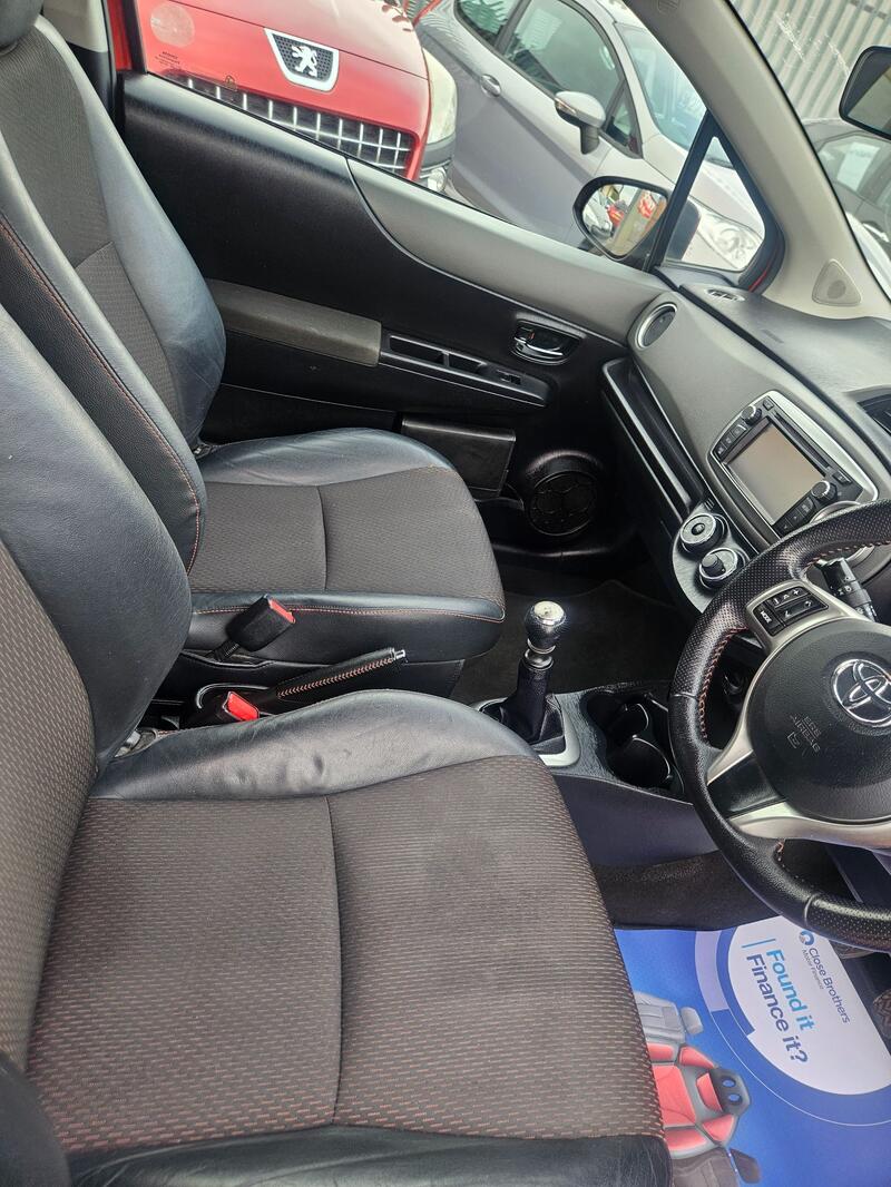 TOYOTA YARIS