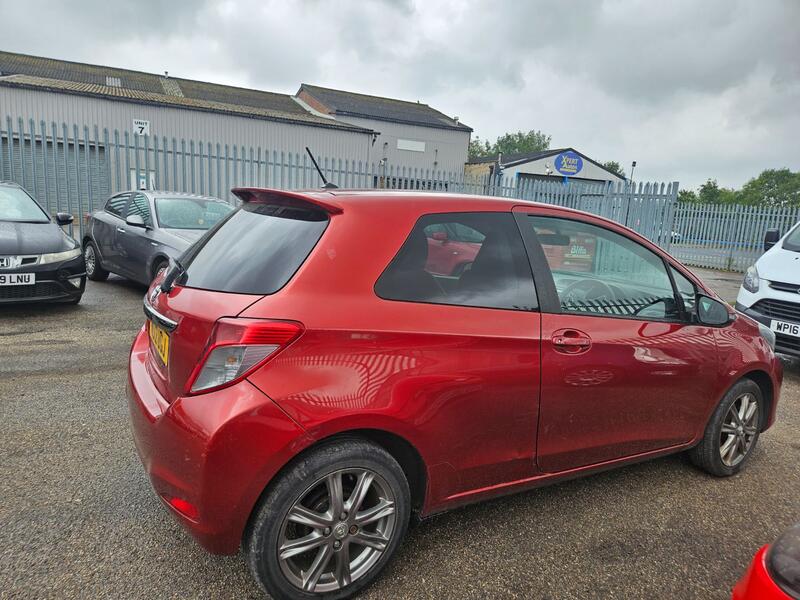 TOYOTA YARIS