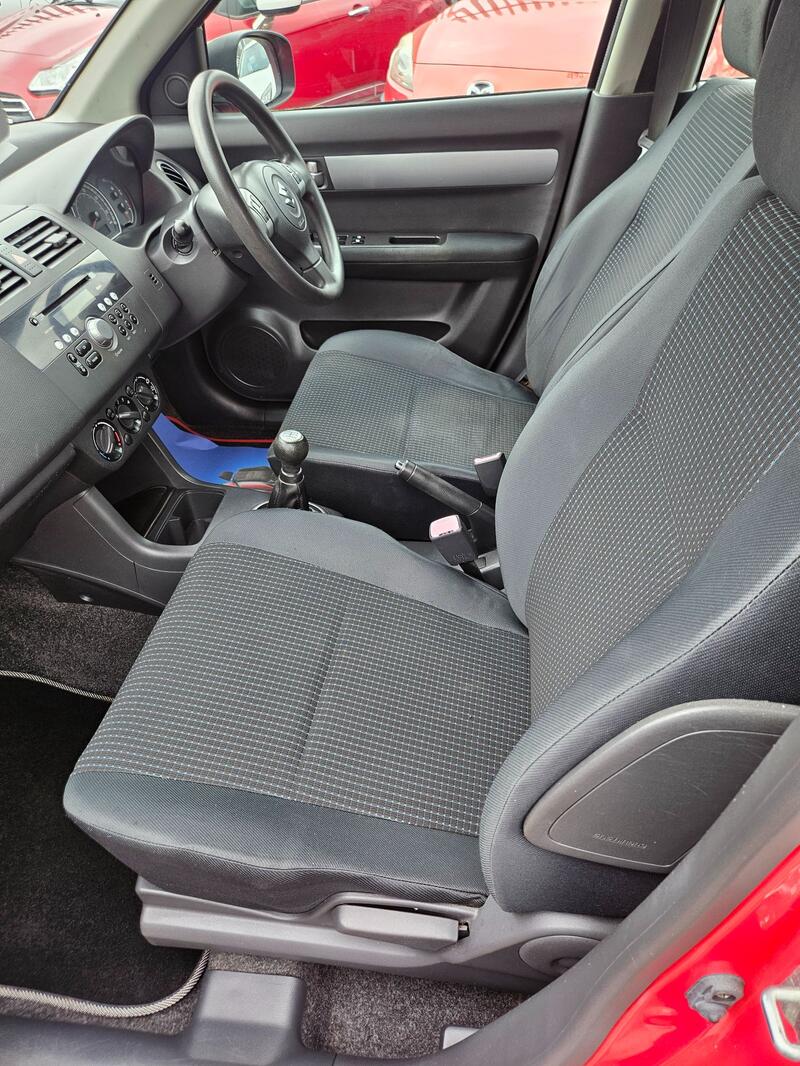 SUZUKI SWIFT