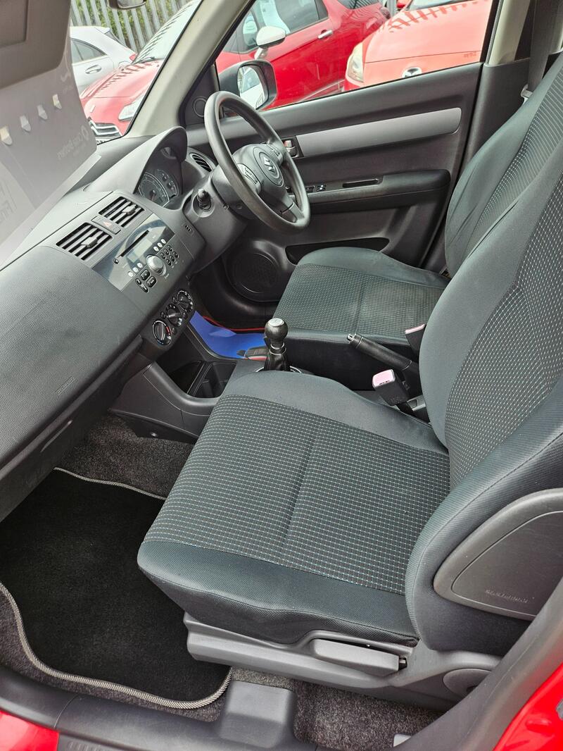 SUZUKI SWIFT