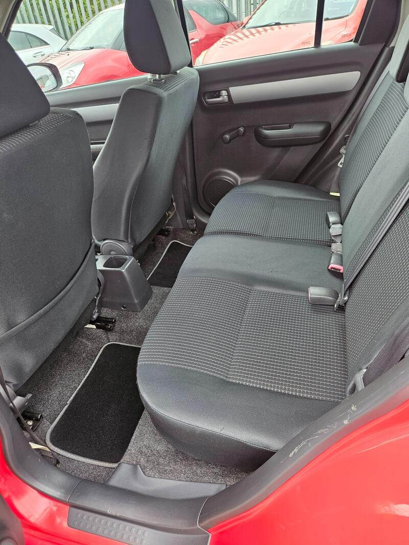 SUZUKI SWIFT