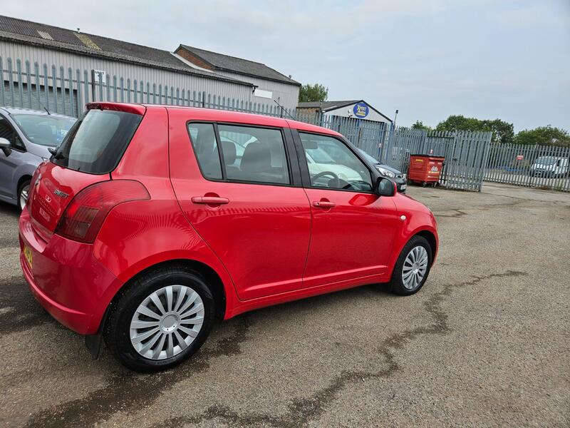 SUZUKI SWIFT