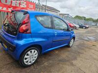 PEUGEOT 107