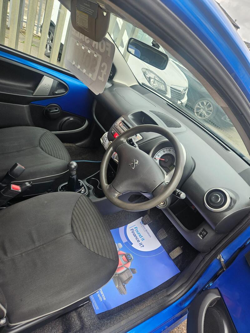 PEUGEOT 107