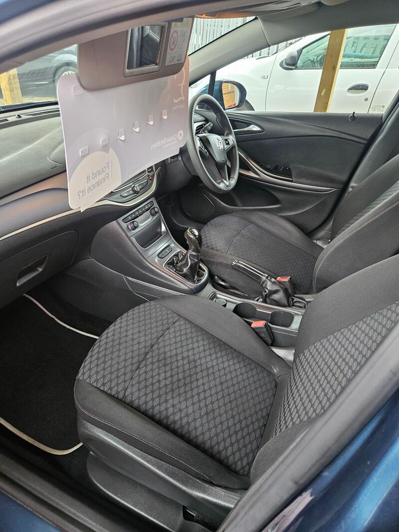 VAUXHALL ASTRA