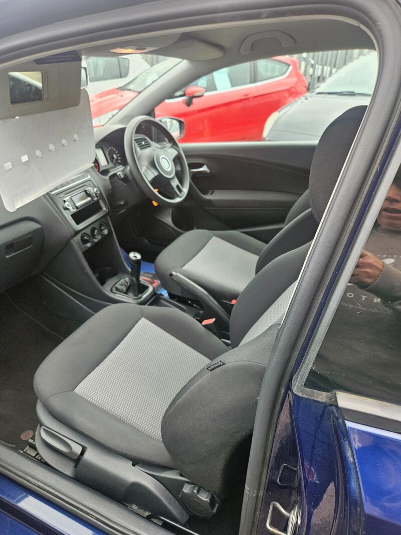 VOLKSWAGEN POLO