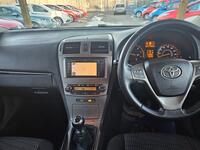 TOYOTA AVENSIS