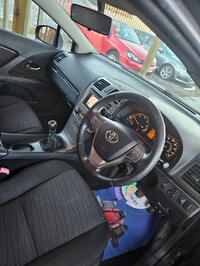 TOYOTA AVENSIS