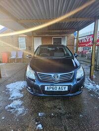 TOYOTA AVENSIS