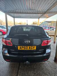 TOYOTA AVENSIS