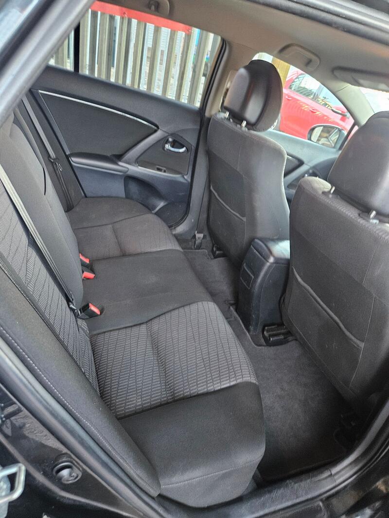TOYOTA AVENSIS