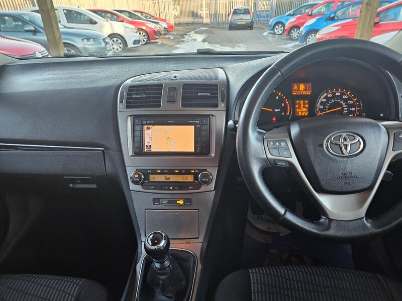 TOYOTA AVENSIS