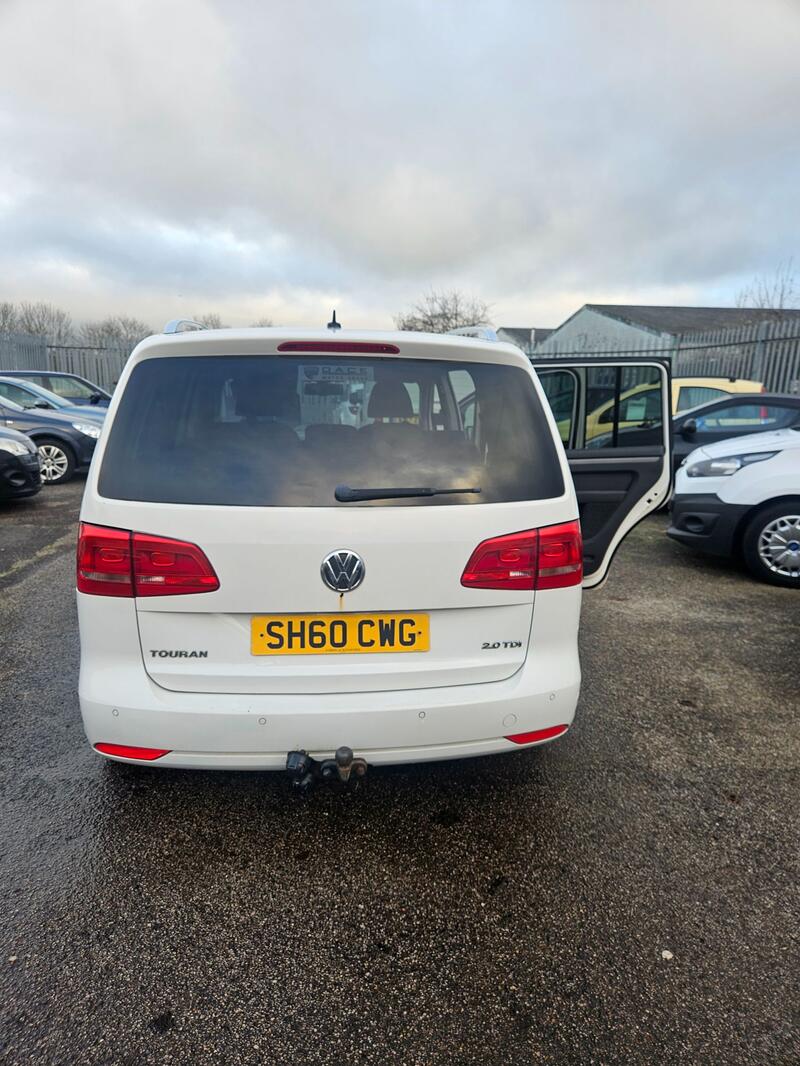VOLKSWAGEN TOURAN