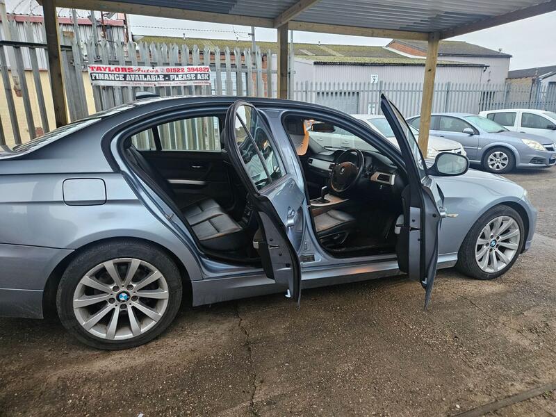 BMW 3 SERIES