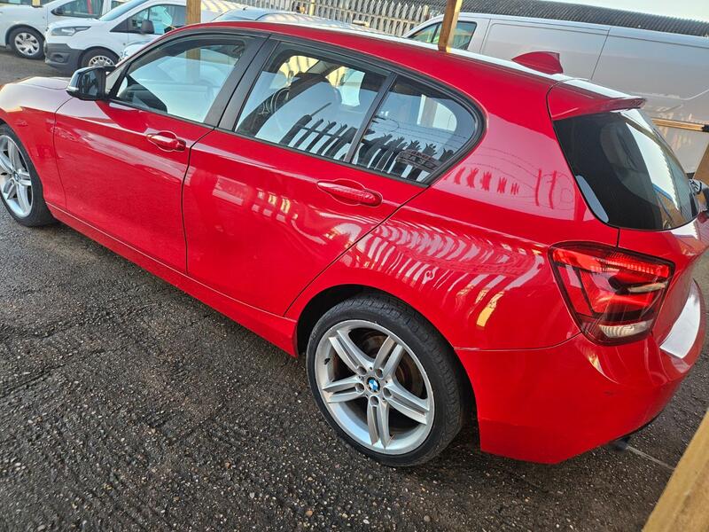 BMW 1 SERIES