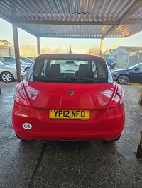 SUZUKI SWIFT