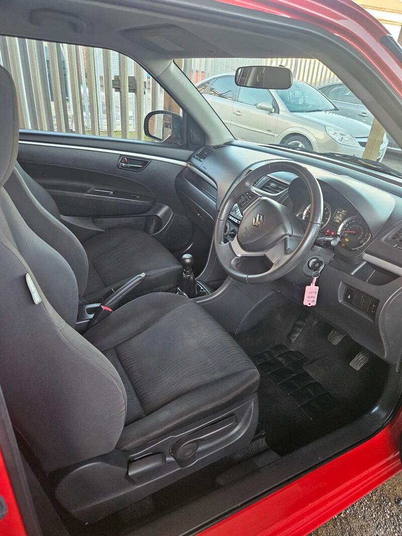 SUZUKI SWIFT
