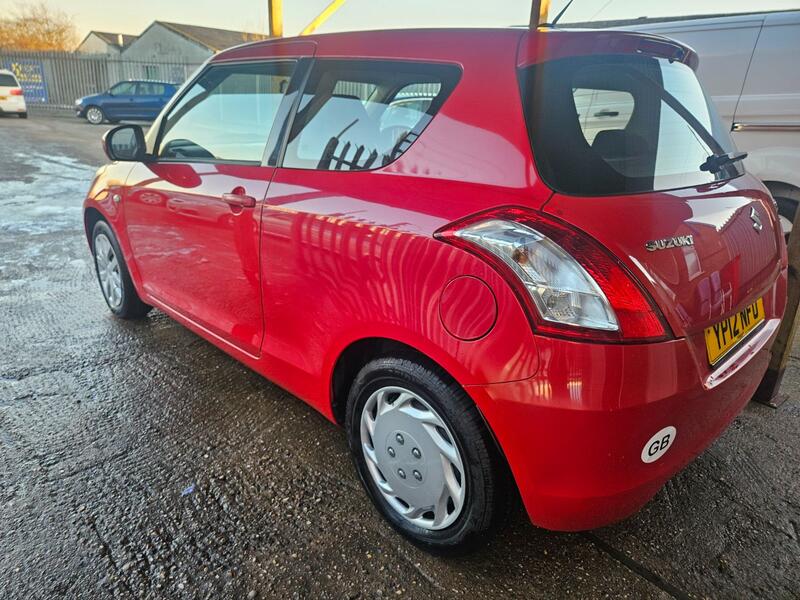 SUZUKI SWIFT