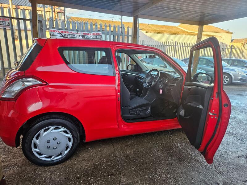 SUZUKI SWIFT