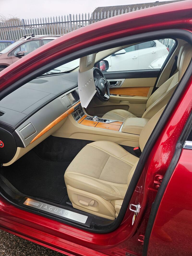 JAGUAR XF
