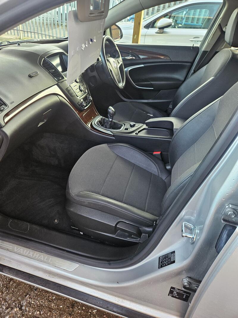 VAUXHALL INSIGNIA