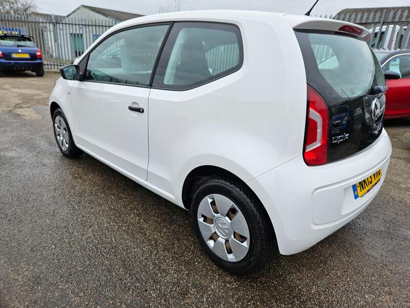 VOLKSWAGEN UP