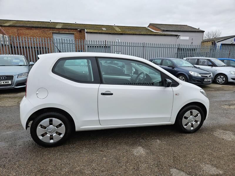 VOLKSWAGEN UP