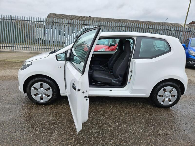 VOLKSWAGEN UP