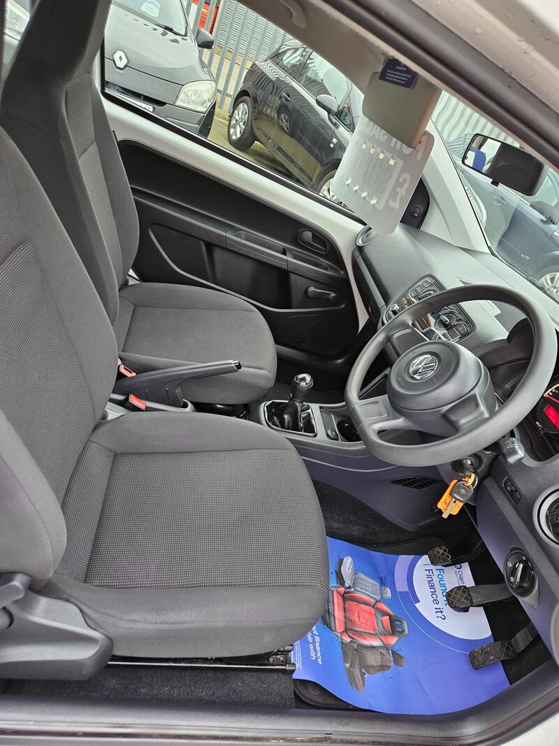 VOLKSWAGEN UP