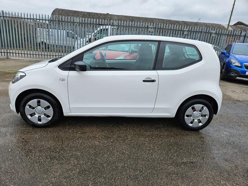 VOLKSWAGEN UP