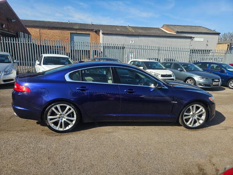 JAGUAR XF