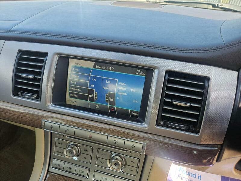 JAGUAR XF