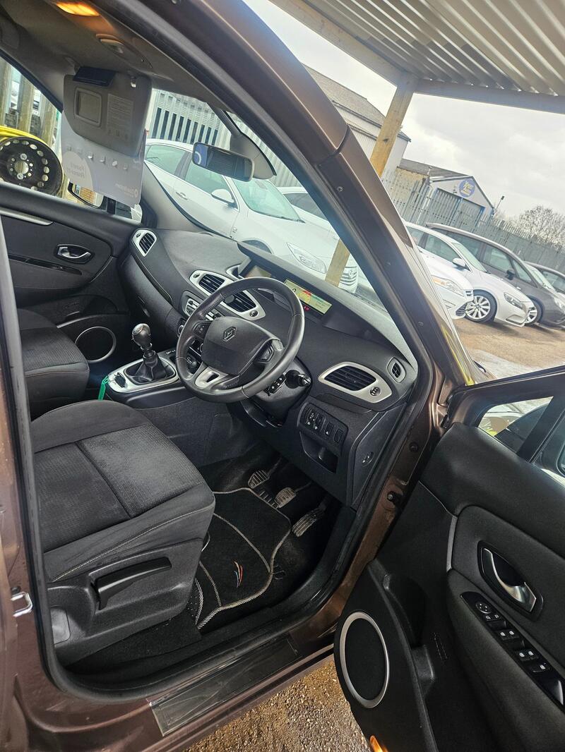 RENAULT SCENIC