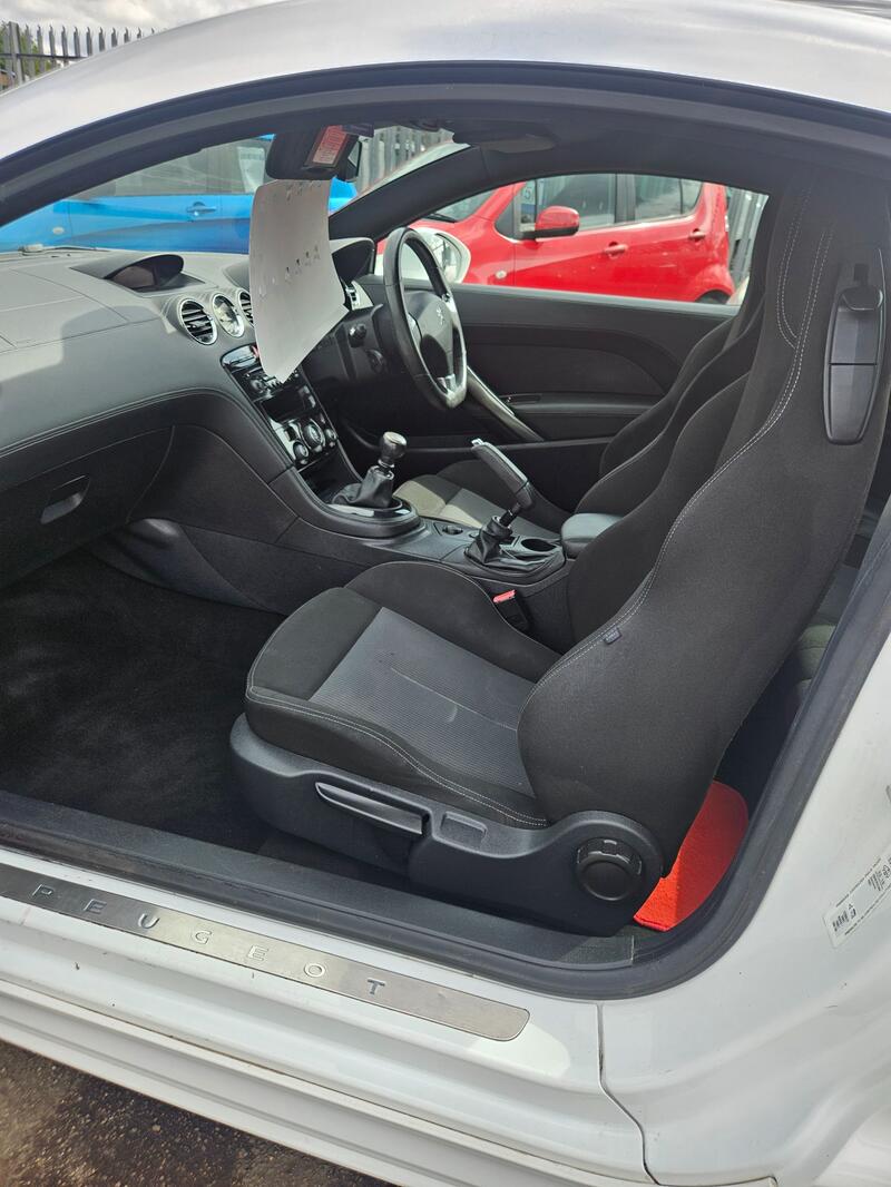PEUGEOT RCZ