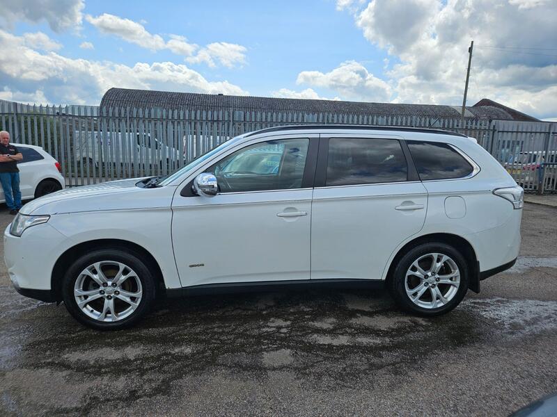 MITSUBISHI OUTLANDER