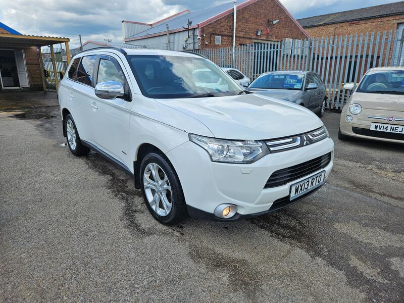 MITSUBISHI OUTLANDER