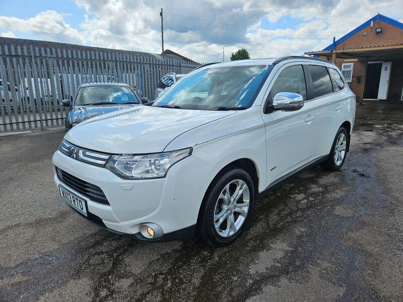 MITSUBISHI OUTLANDER