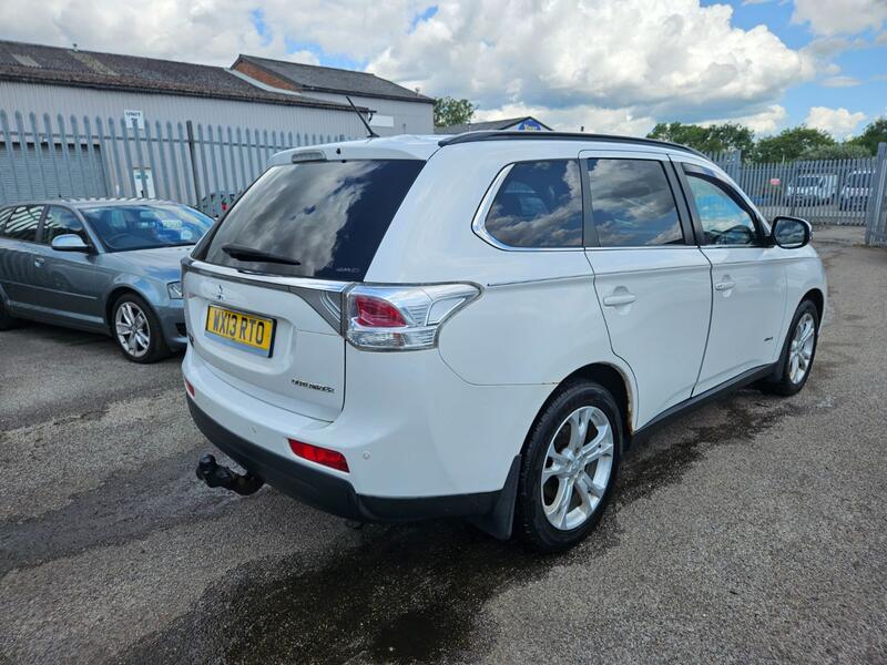 MITSUBISHI OUTLANDER